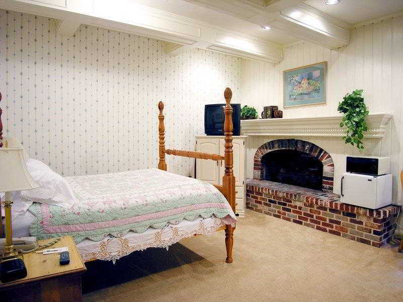 Best Western Grandma'S Feather Bed Mendenhaven Habitación foto
